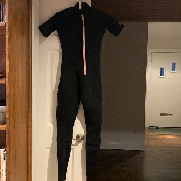 Sisstrevolution Other - Women’s Sisstrevolutuon Short Sleeve Black Wetsuit Size 8
